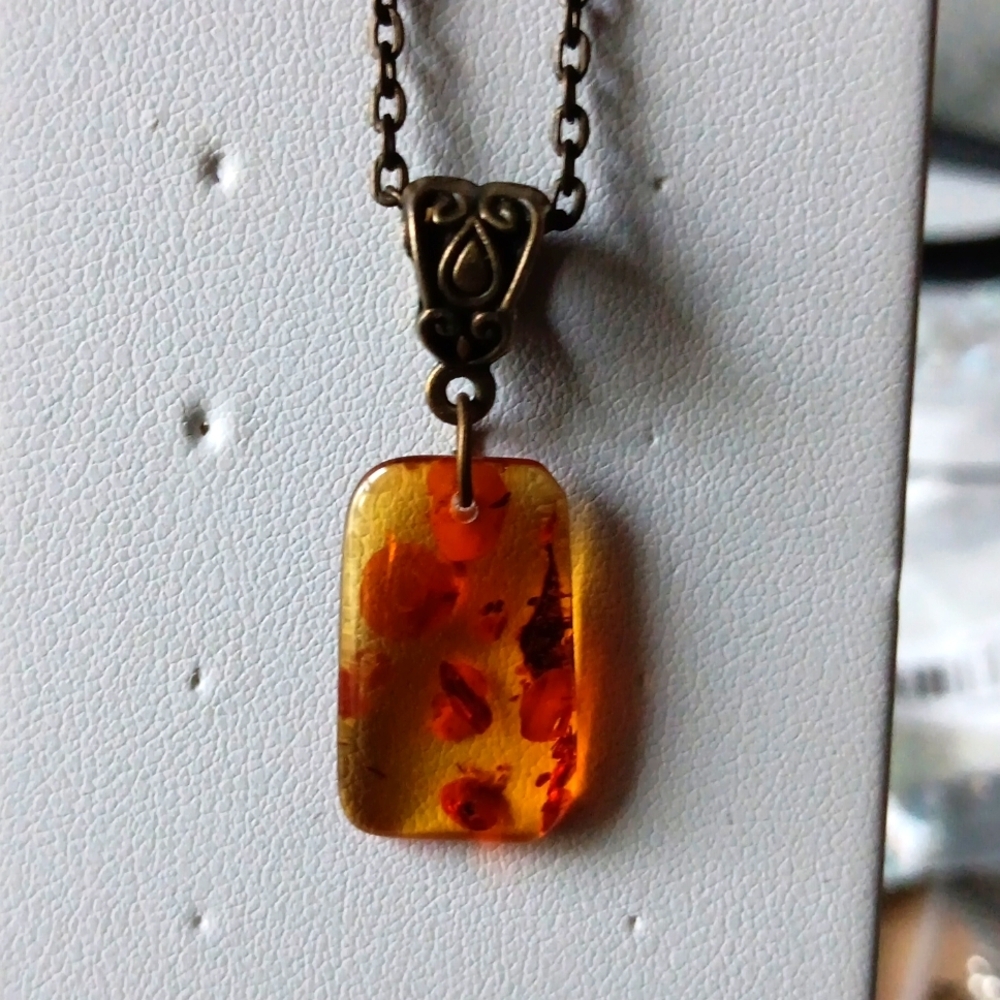 Amber Pendant Necklace - Picture 3 of 4
